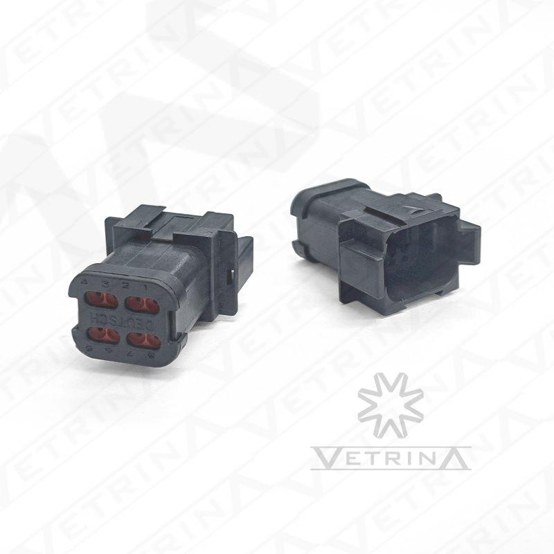 Conector macho Deutsch série DT de 8 vias, modelo DT04-08PA-E005, cor preta com retentor de vedação traseiro para proteção de chicotes elétricos em ambientes severos.
