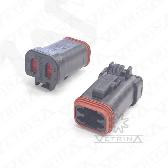 Conector fêmea selado Deutsch série DT de 4 vias, modelo DT06-4S-CE05, cor preta com vedação para fios finos e retentor frontal soldado para maior segurança em vibrações.