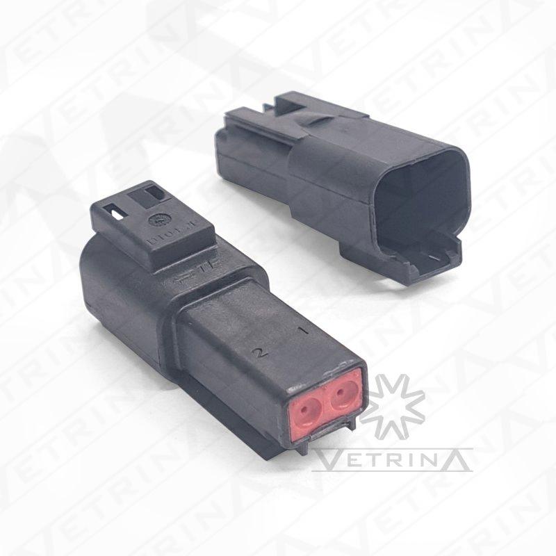 Conector macho Deutsch série DT de 2 vias, modelo DT04-2P-CE02, cor preta com vedação para fios finos e proteção IP68.