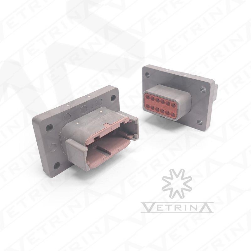 Conector macho Deutsch série DTM de 12 vias com flange de 4 furos, modelo DTM04-12PD-L012, cor marrom com proteção IP68.