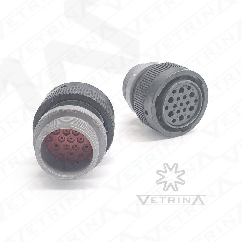 Conector circular Deutsch série HDP20 de 19 vias, modelo HDP26-24-19SE-L015, com vedação reforçada E-seal e adaptador de saída para proteção de chicotes elétricos em ambientes severos.