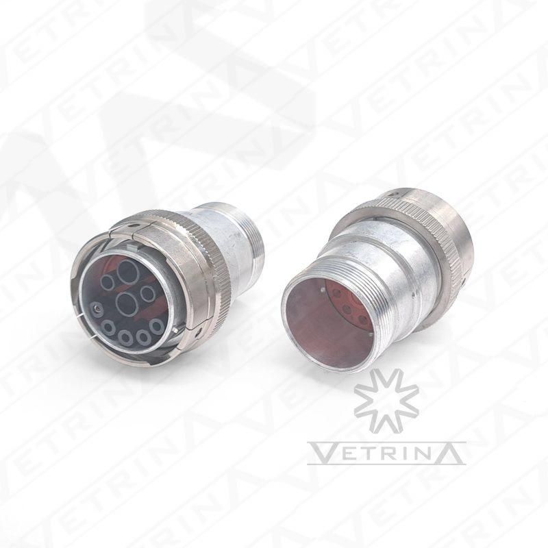 Conector fêmea Deutsch série HDB de 9 vias padrão ISOBUS, modelo HDB36-24-91SE-059, com sistema de desconexão rápida e adaptador traseiro para proteção de cabos em máquinas agrícolas.