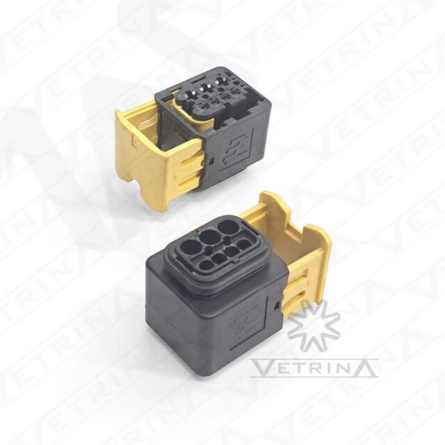 Conector fêmea selado TE Connectivity série MCP de 7 vias, modelo 1-1418480-1, cor preta, com configuração híbrida para terminais 1.5K e 2.8 em aplicações automotivas.