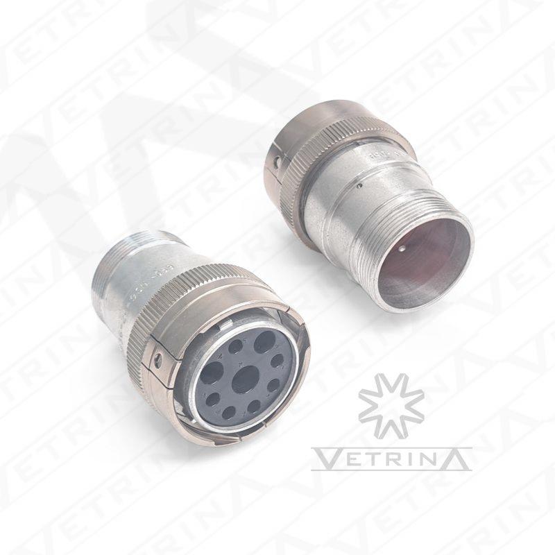 Conector fêmea circular Deutsch série HDB de 9 vias, modelo HDB36-24-9SN-059, padrão ISOBUS com capa traseira protetora integrada.