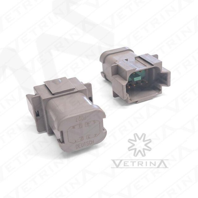 Conector Deutsch série DT de 8 vias com barramento interno 2x4 e terminais em ouro, modelo DT04-08PA-P027, cor preta, para distribuição de sinal com alta proteção contra corrosão.