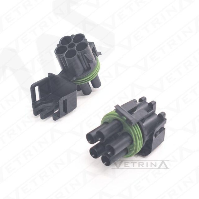 Conector macho selado Aptiv série Weather Pack de 5 vias, modelo 12034342, cor preta, ideal para proteção contra umidade em conexões elétricas de motores e chassis.