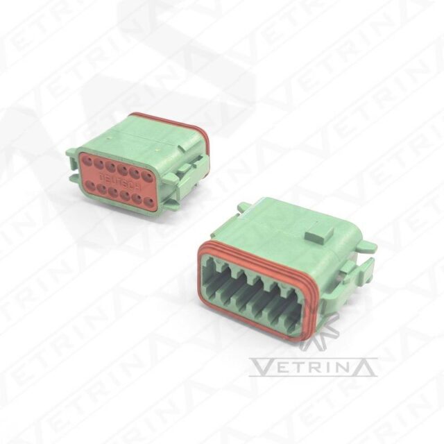 Conector fêmea selado Deutsch série DT de 12 vias, modelo DT06-12SC-EP06, cor verde com chaveamento tipo C, tampa traseira protetora e retentor frontal soldado.