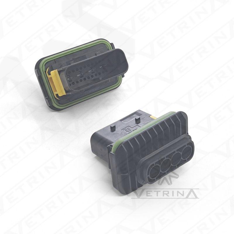 Conector fêmea selado TE Connectivity série HDSCS de 4 vias, modelo 1-1564536-1, cor verde com trava amarela, projetado para terminais MCP 2.8 em condições ambientais severas.