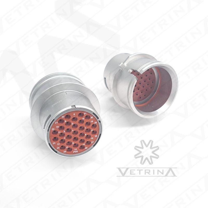 Conector macho metálico Amphenol série AHDM de 31 vias, modelo AHDM09-24-31PT-B019, carcaça tamanho 24 com vedação T-seal e alta resistência mecânica.