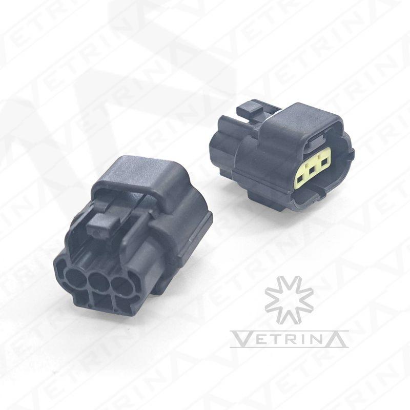 Conector plugue fêmea TE Connectivity série Econoseal de 3 vias, modelo 2822390-1, cor preta com vedação para aplicações automotivas.