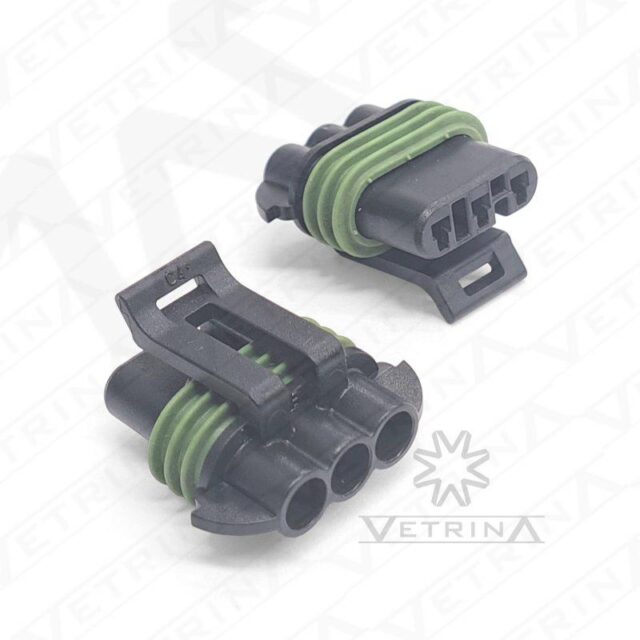 Conector fêmea selado Aptiv Metri-Pack 150 de 3 vias, modelo 12131792, cor preta com trava verde e proteção IP68.