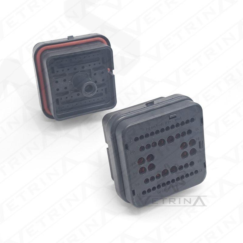 Conector receptáculo macho Deutsch série DRB de 48 vias, modelo DRB12-48PEB-L018, Chave B com flange de montagem e proteção IP68.