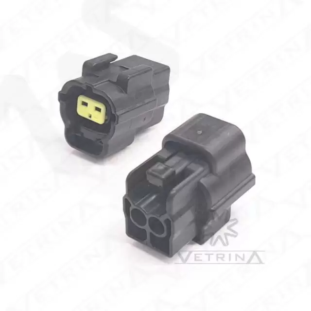 Conector selado TE Connectivity série Econoseal J de 2 vias, modelo 881773-1, composto por corpo preto e trava amarela, ideal para sensores e chicotes automotivos.