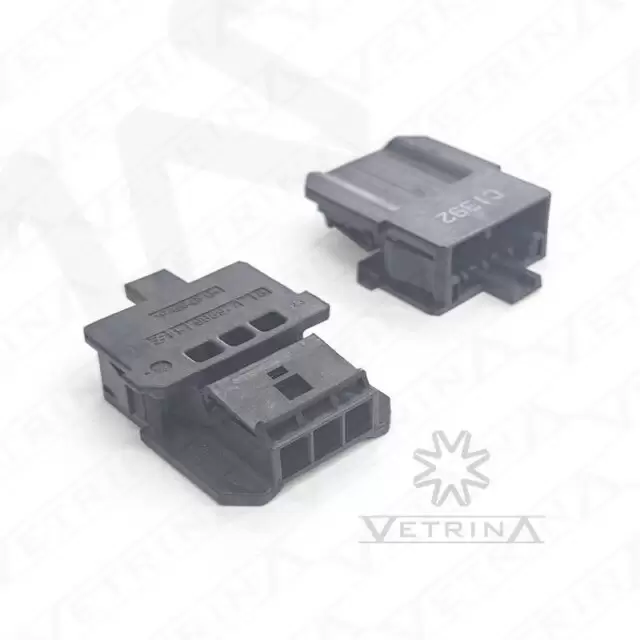 Conector macho TE Connectivity série MCP 2.8 de 3 vias, modelo 1-968977-9, cor preta para montagem em dispositivos e sensores.